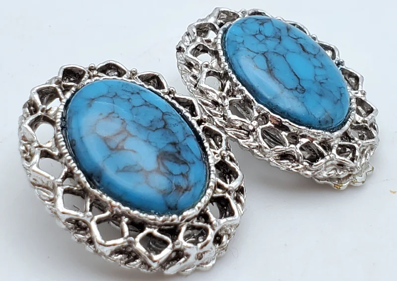 Medium hoop earrings for an everyday look with the perfect balance of style-Vintage Faux Turquoise Silver Tone Clip-On Earrings