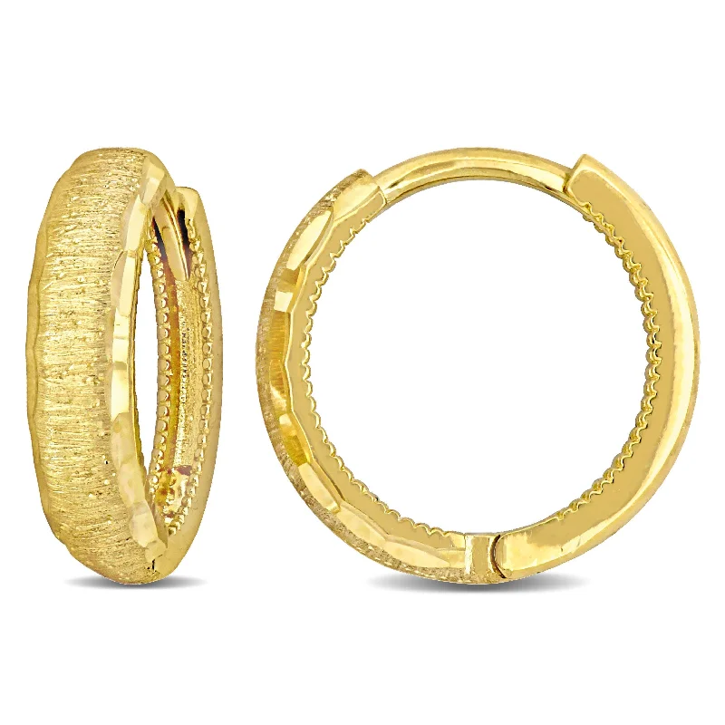 Best hoop earrings with vintage-style detailing for a nostalgic and timeless look-Mimi & Max 15mm Diamond Cut Design Huggie Earrings in Brushed Finish 14K Yellow Gold